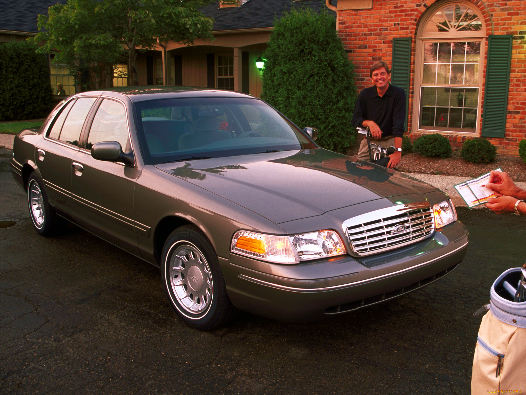 Ford crown victoria фото